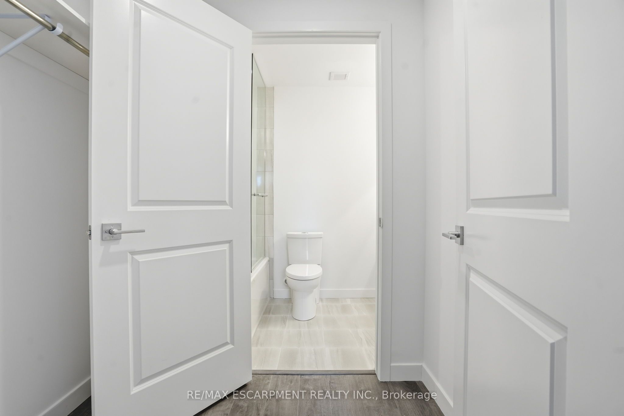 7549b Kalar Road 314 Property Photo 16