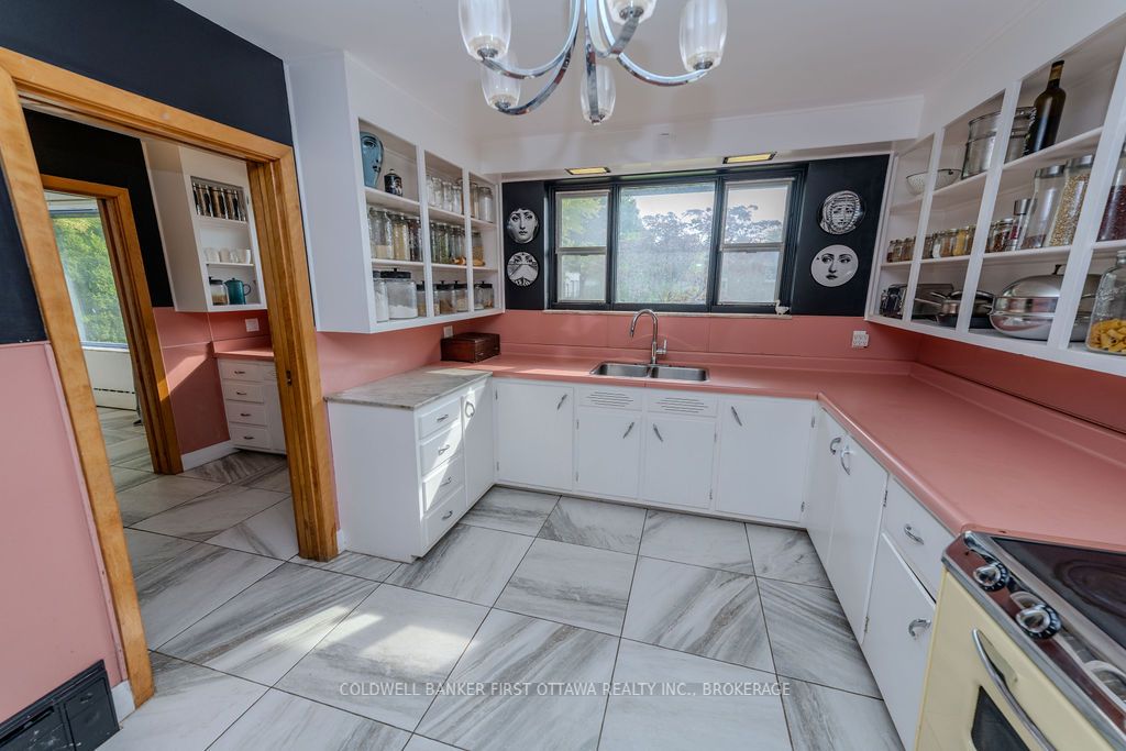 10 Brant Avenue Property Photo 12