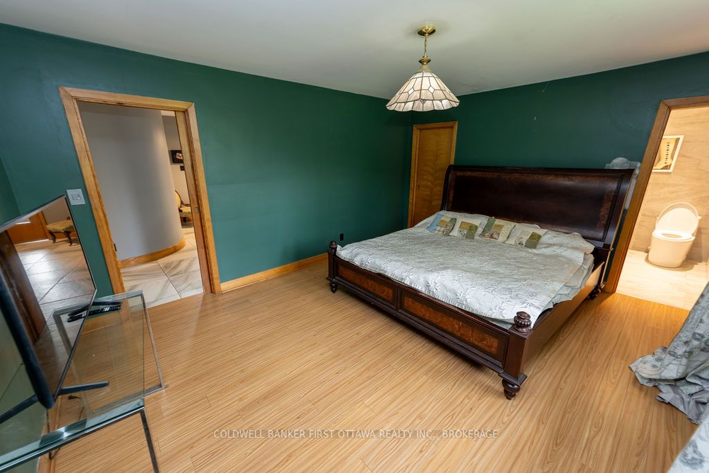 10 Brant Avenue Property Photo 18