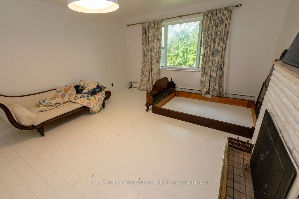 10 Brant Avenue Property Photo 22