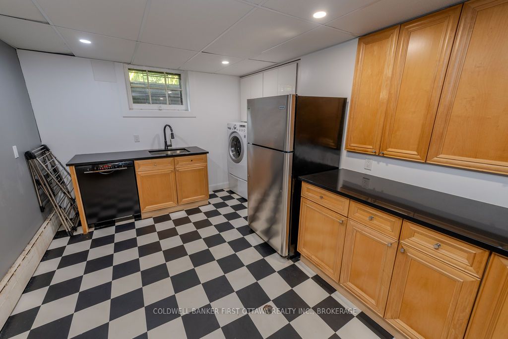 10 Brant Avenue Property Photo 28