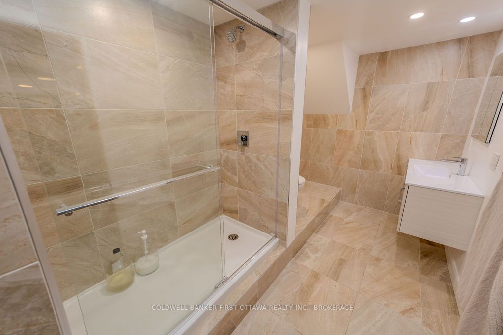 10 Brant Avenue Property Photo 32