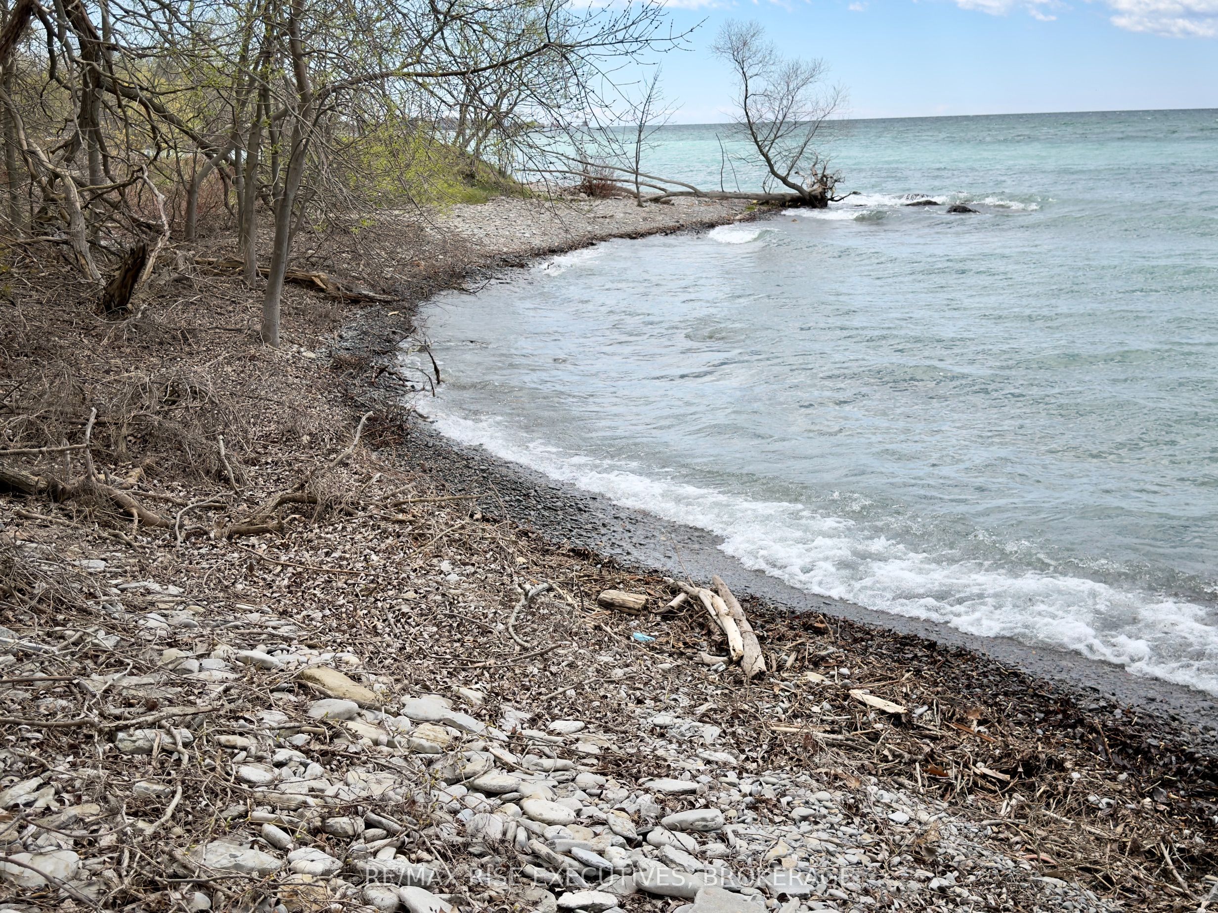 28 Easy Lane Property Photo 2