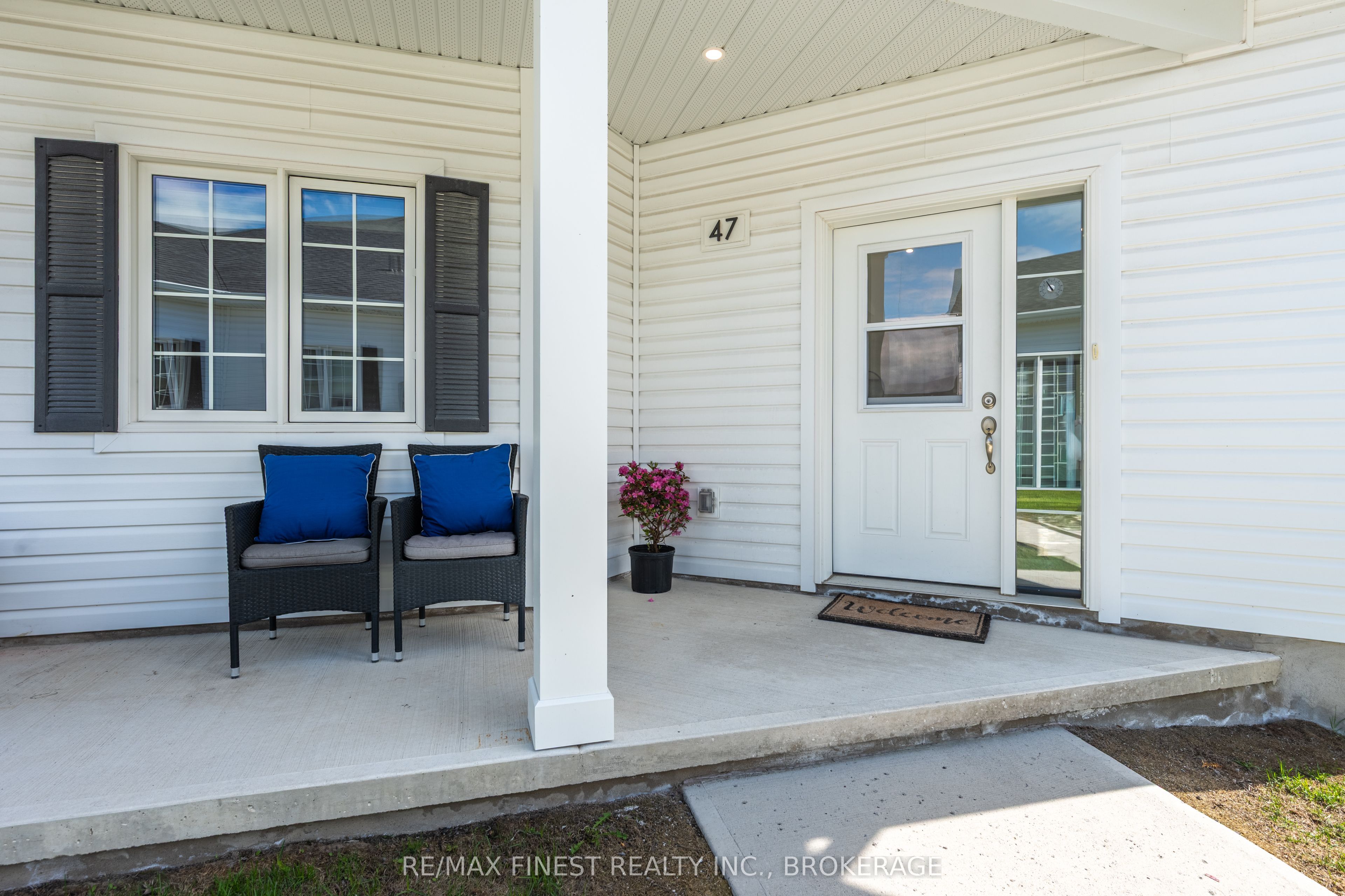 47 Lowry Place Property Photo 4