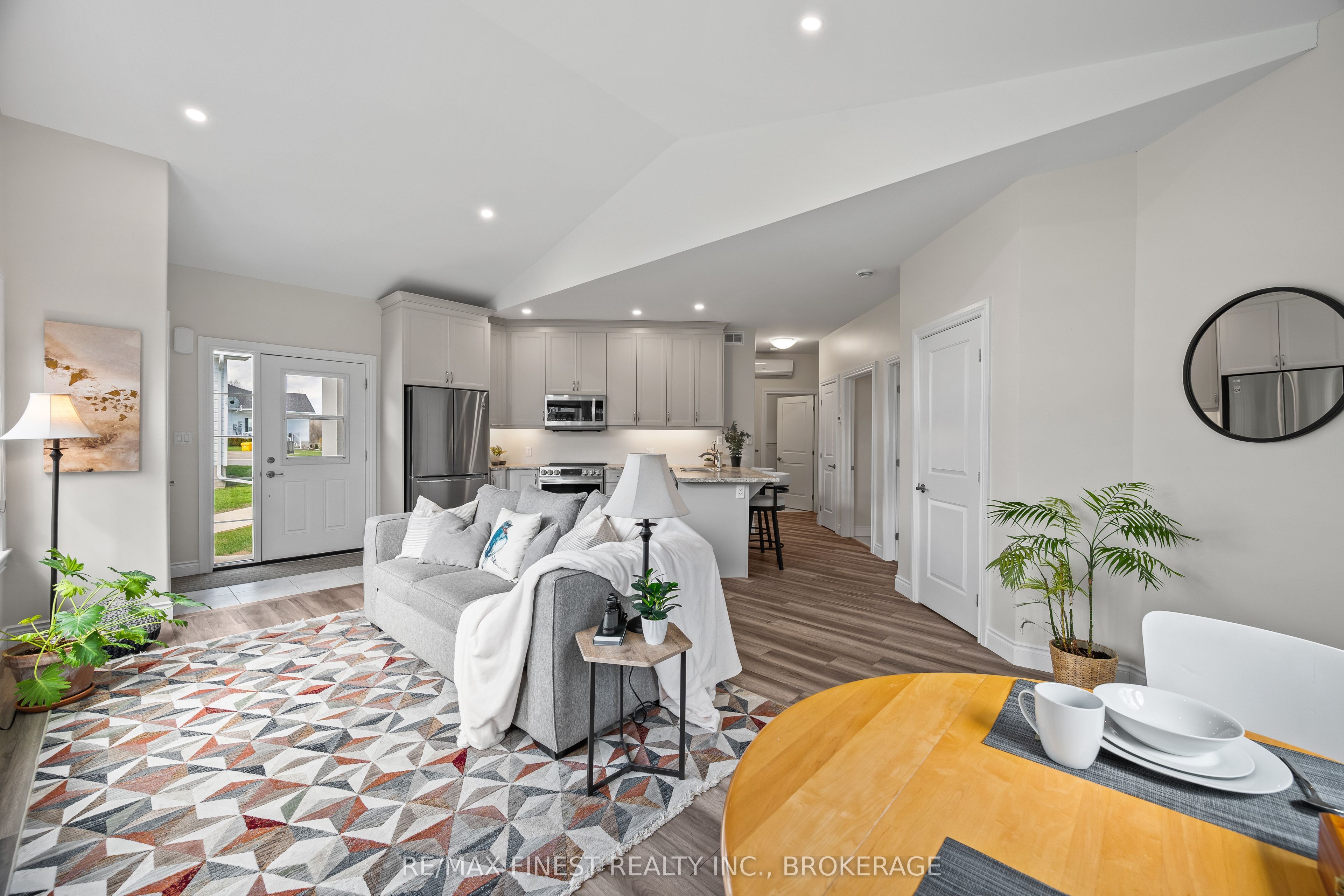 47 Lowry Place Property Photo 11