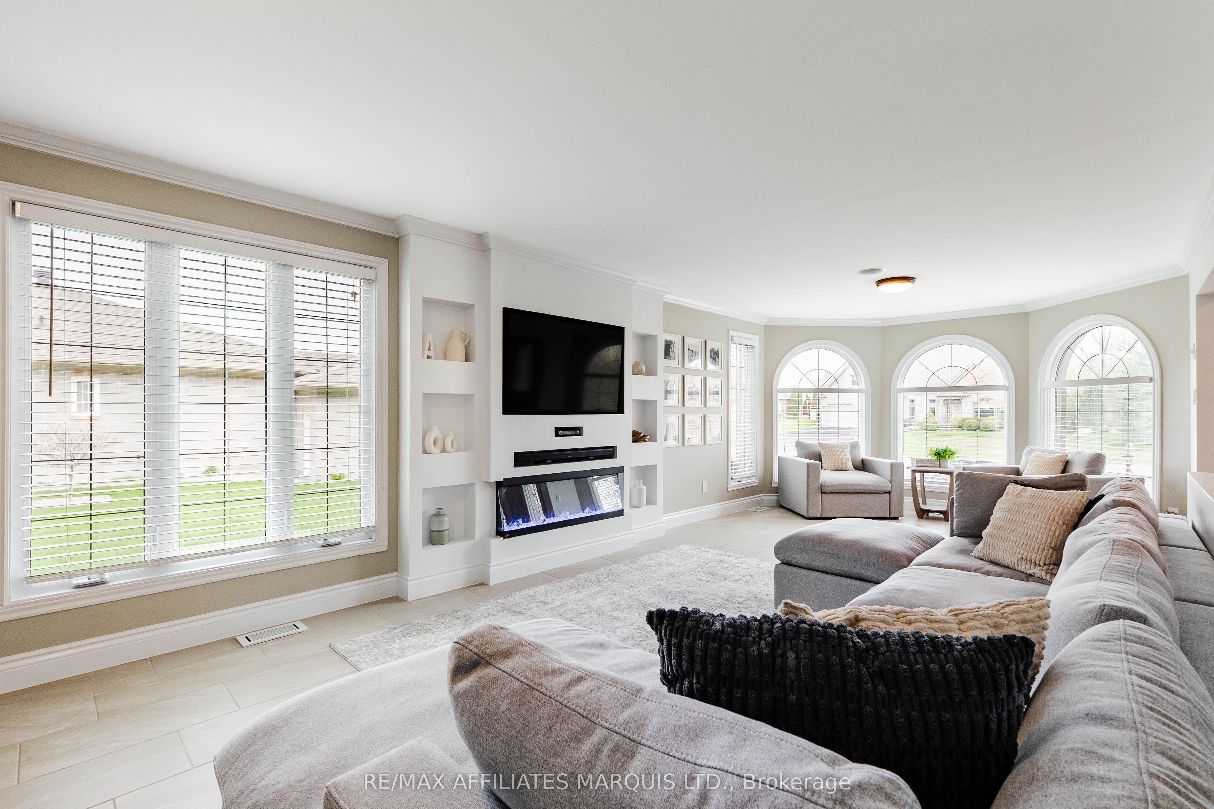 46 Chantine Drive Property Photo 11