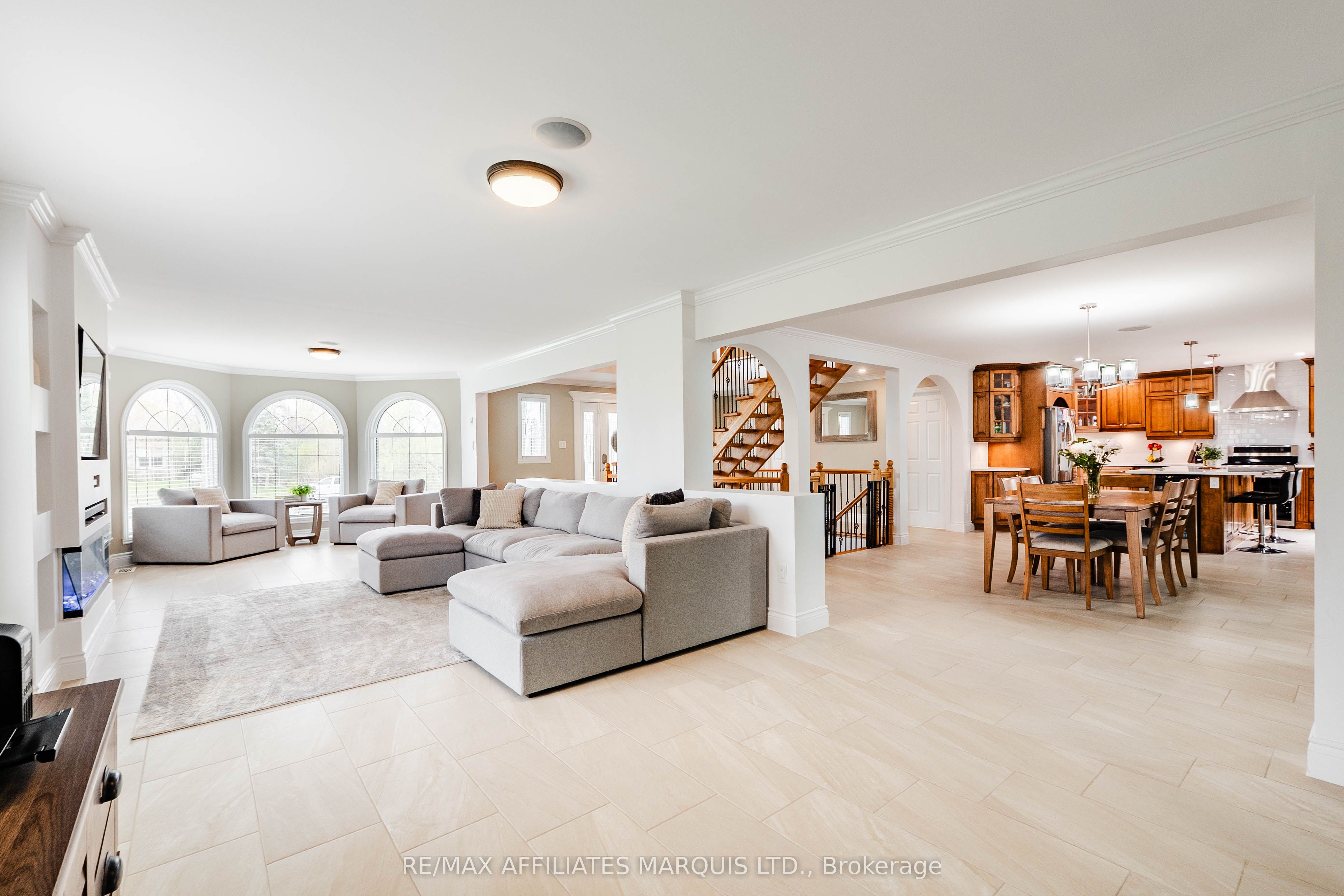 46 Chantine Drive Property Photo 14