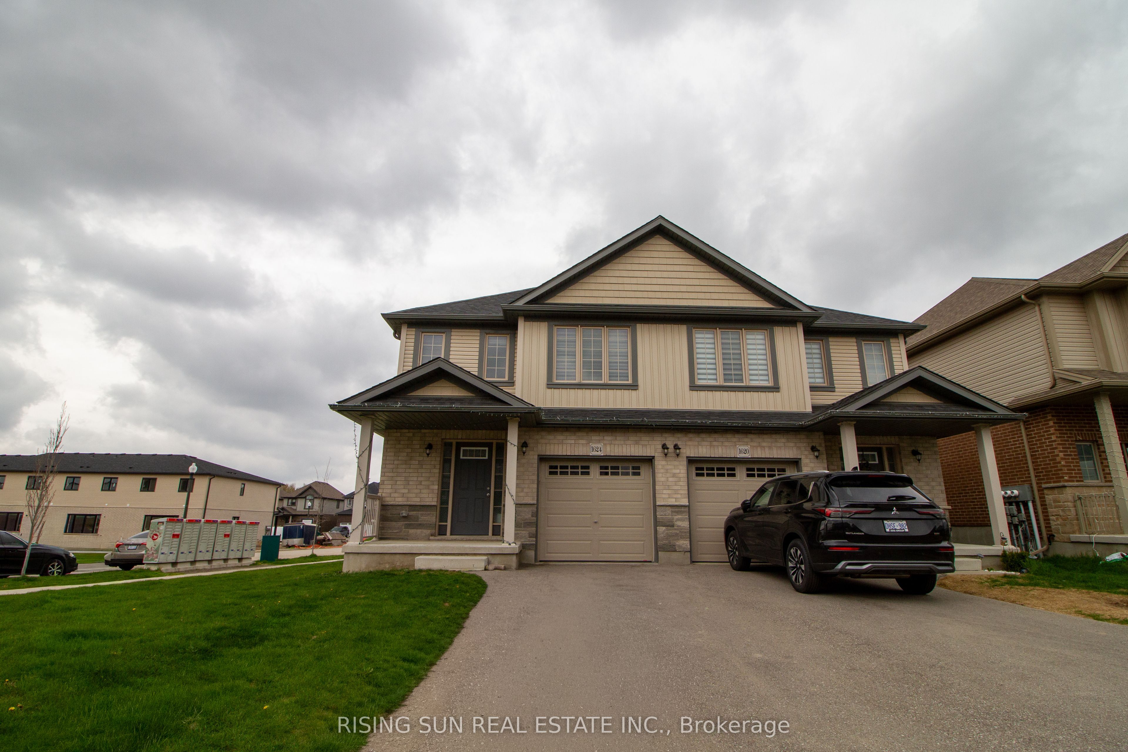 1624 Dunkirk Avenue E Property Photo 1
