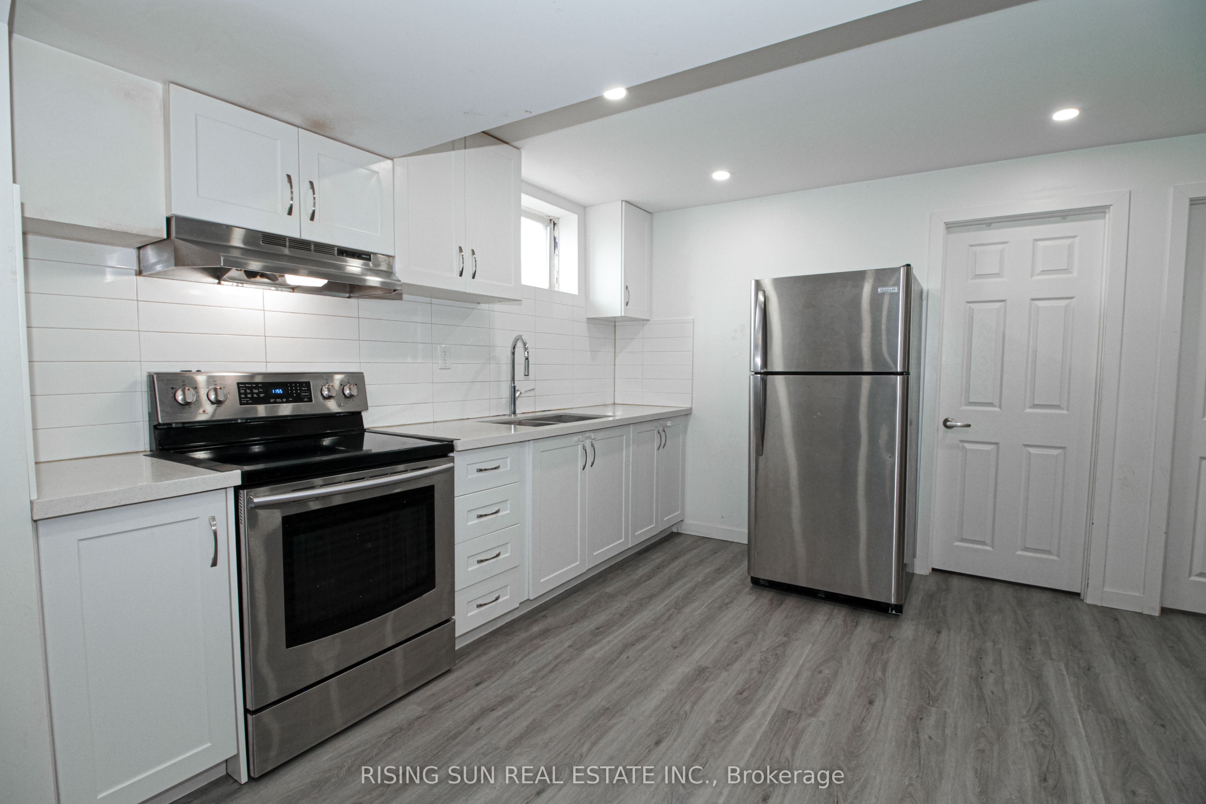 1624 Dunkirk Avenue E Property Photo 10