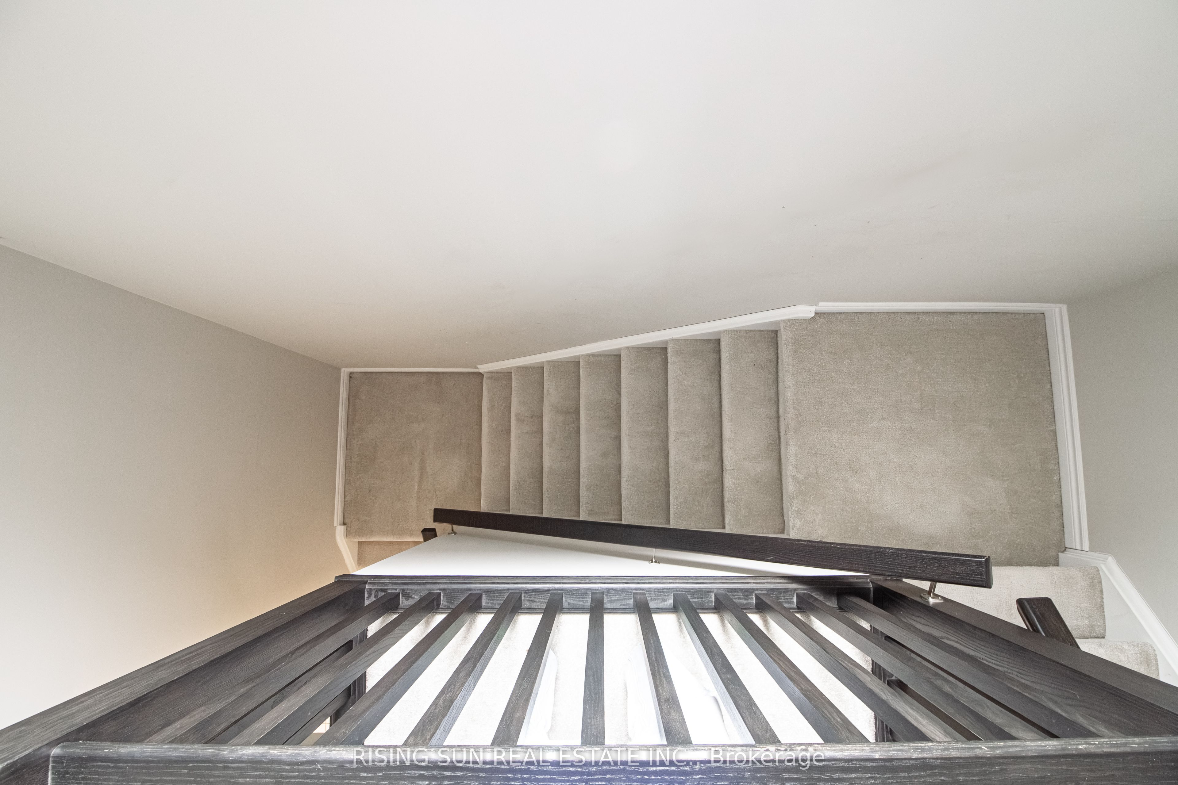 1624 Dunkirk Avenue E Property Photo 11