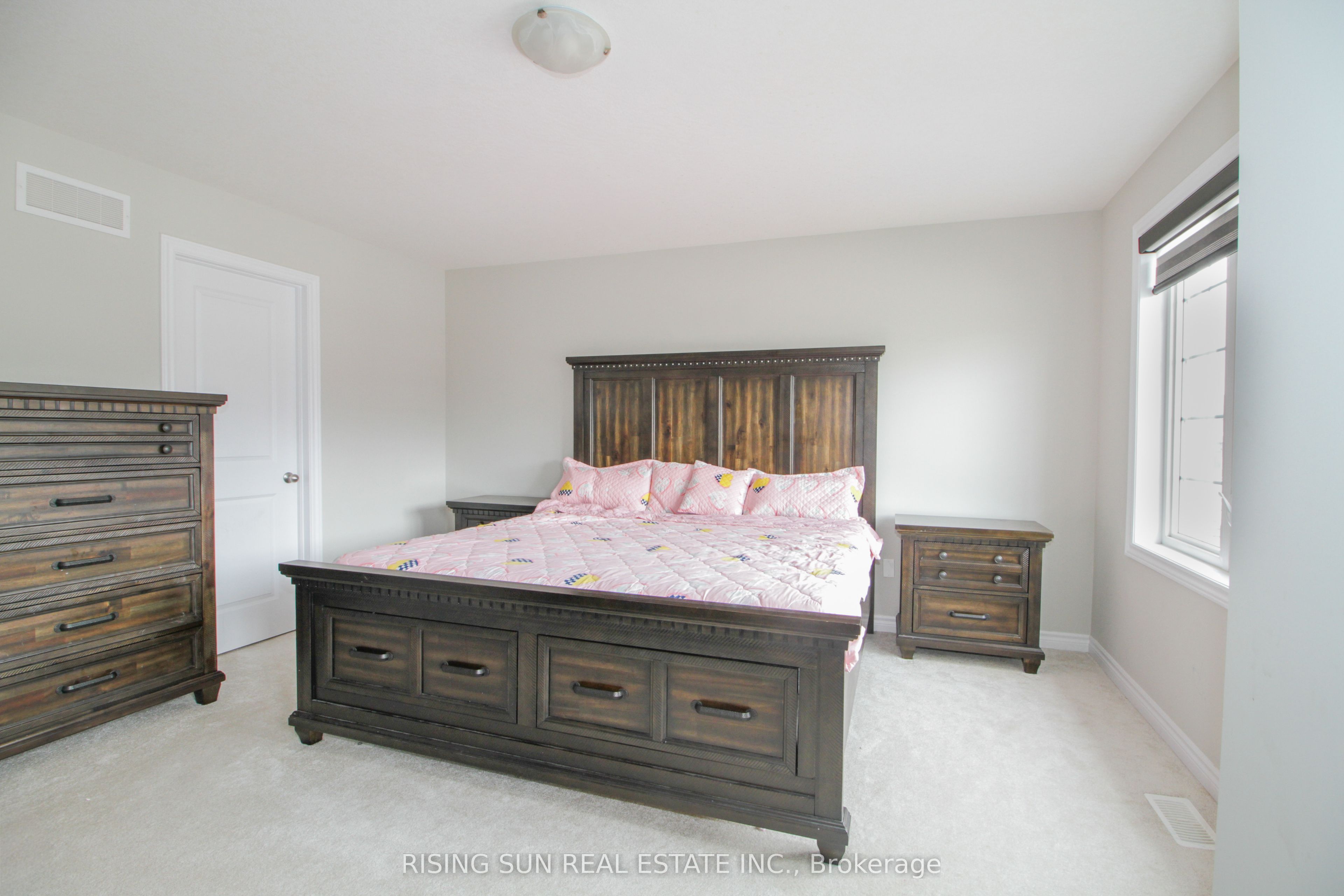 1624 Dunkirk Avenue E Property Photo 14
