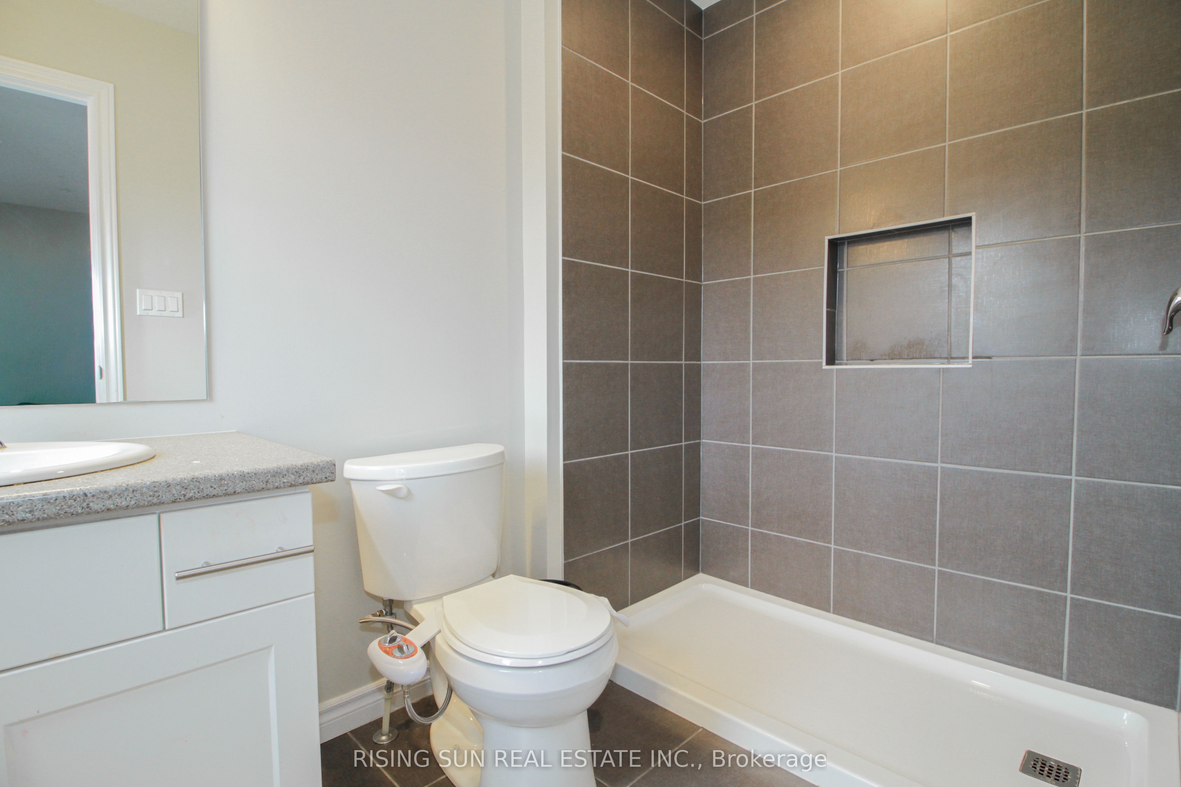 1624 Dunkirk Avenue E Property Photo 16