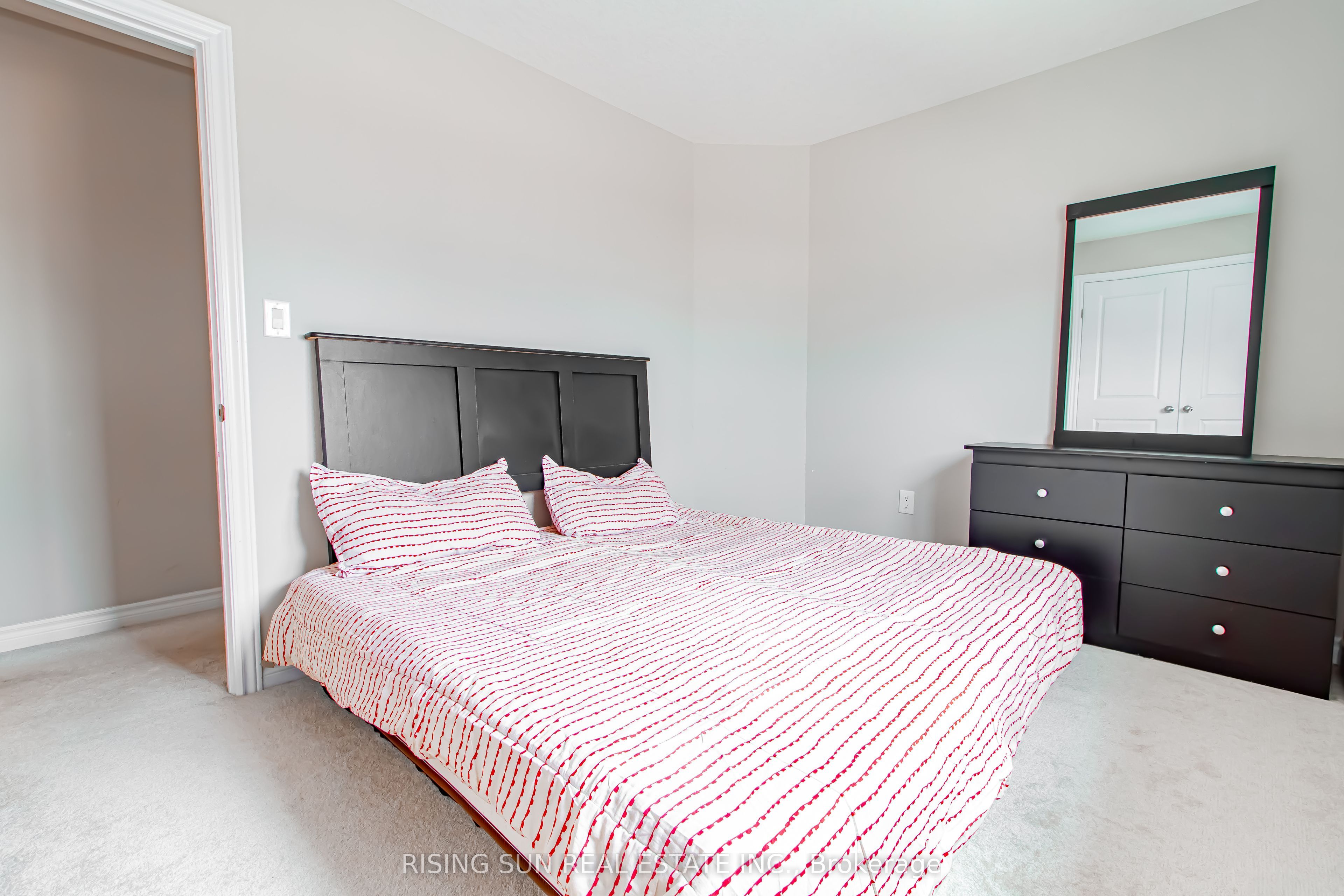 1624 Dunkirk Avenue E Property Photo 17
