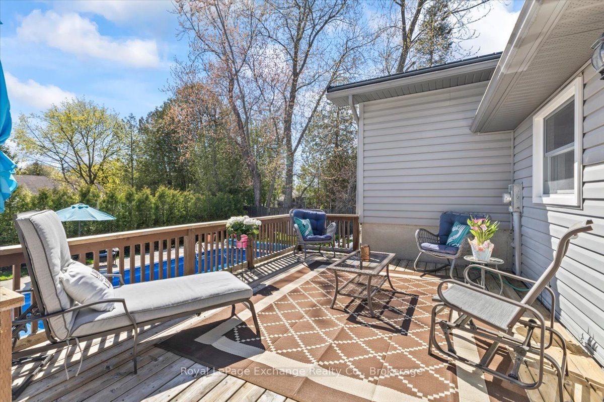 27 Inverlyn Crescent S Property Photo 3