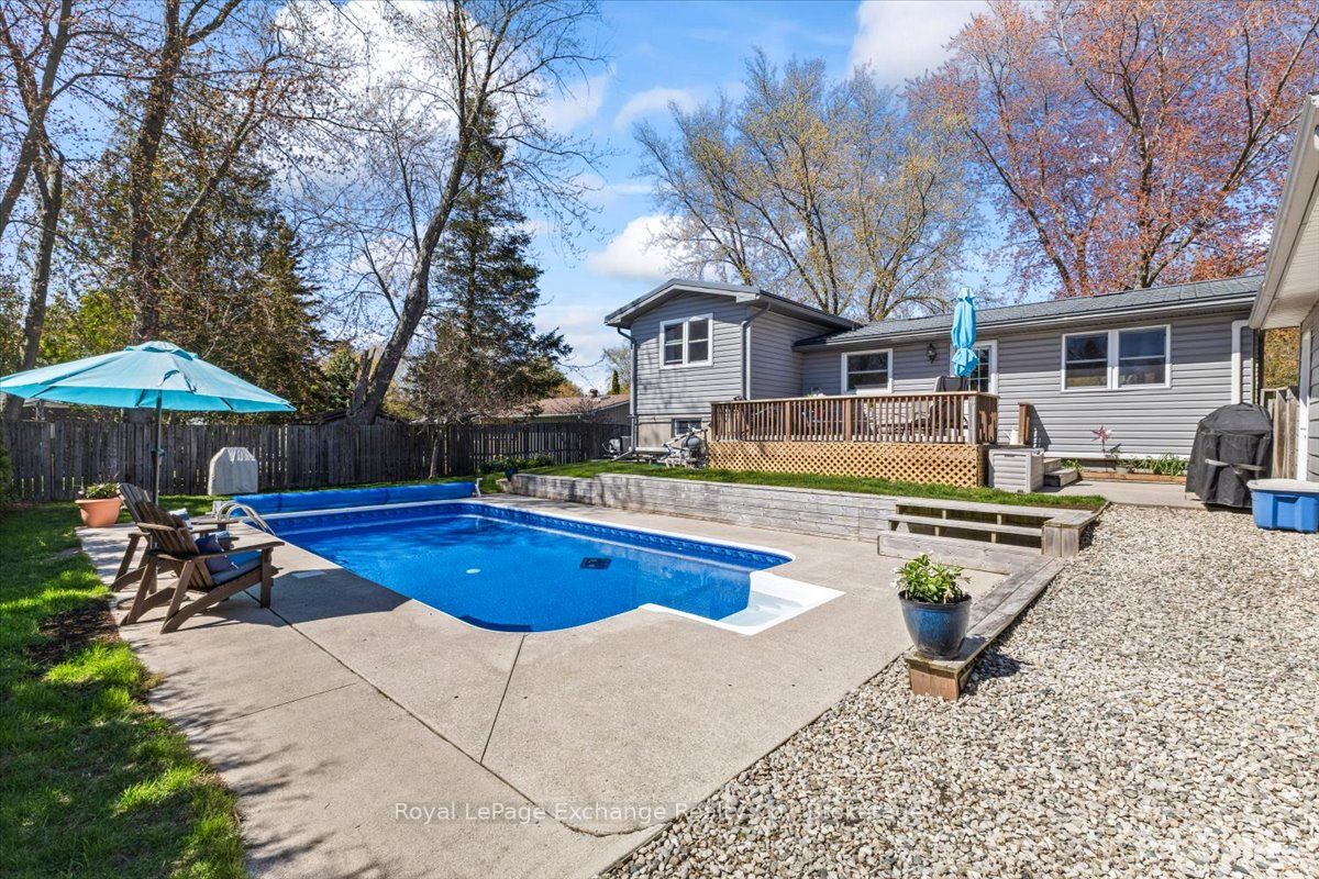 27 Inverlyn Crescent S Property Photo 4