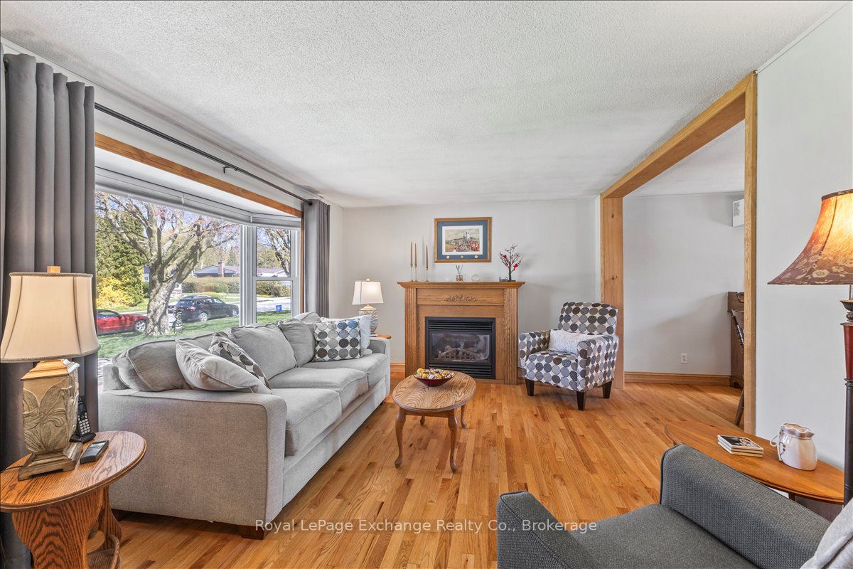 27 Inverlyn Crescent S Property Photo 7
