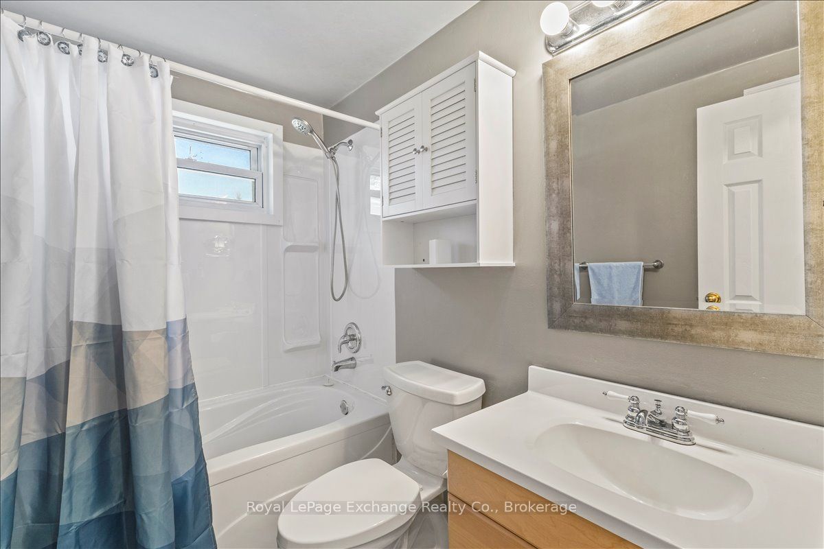 27 Inverlyn Crescent S Property Photo 16
