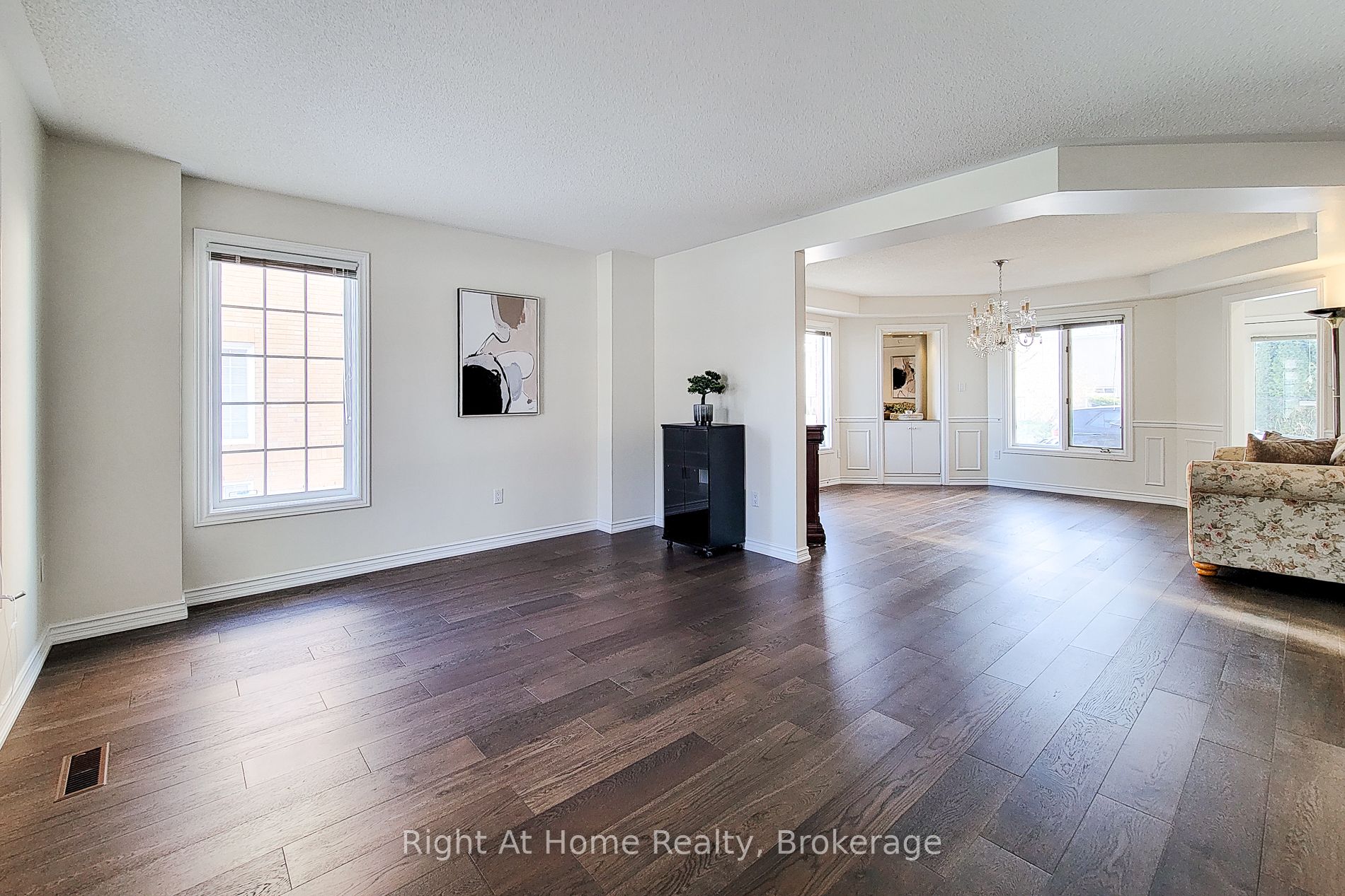 85 Meadowlands Boulevard Property Photo 13