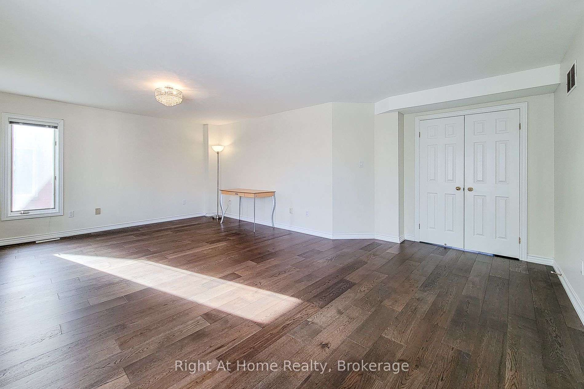 85 Meadowlands Boulevard Property Photo 34