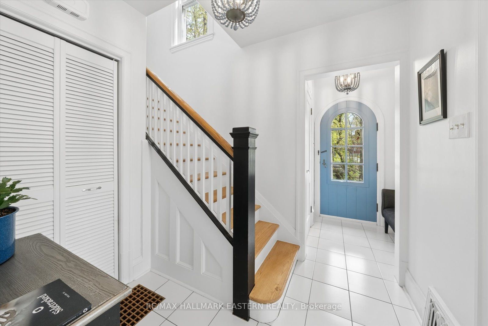 301 Engleburn Avenue Property Photo 6