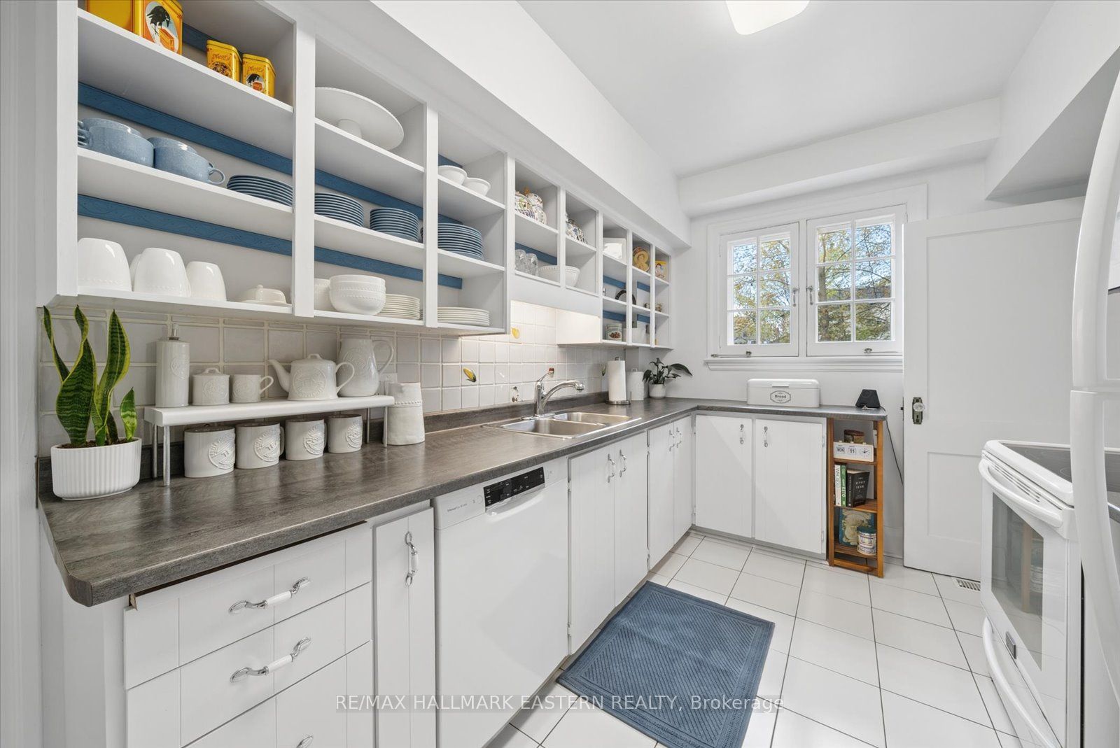 301 Engleburn Avenue Property Photo 14