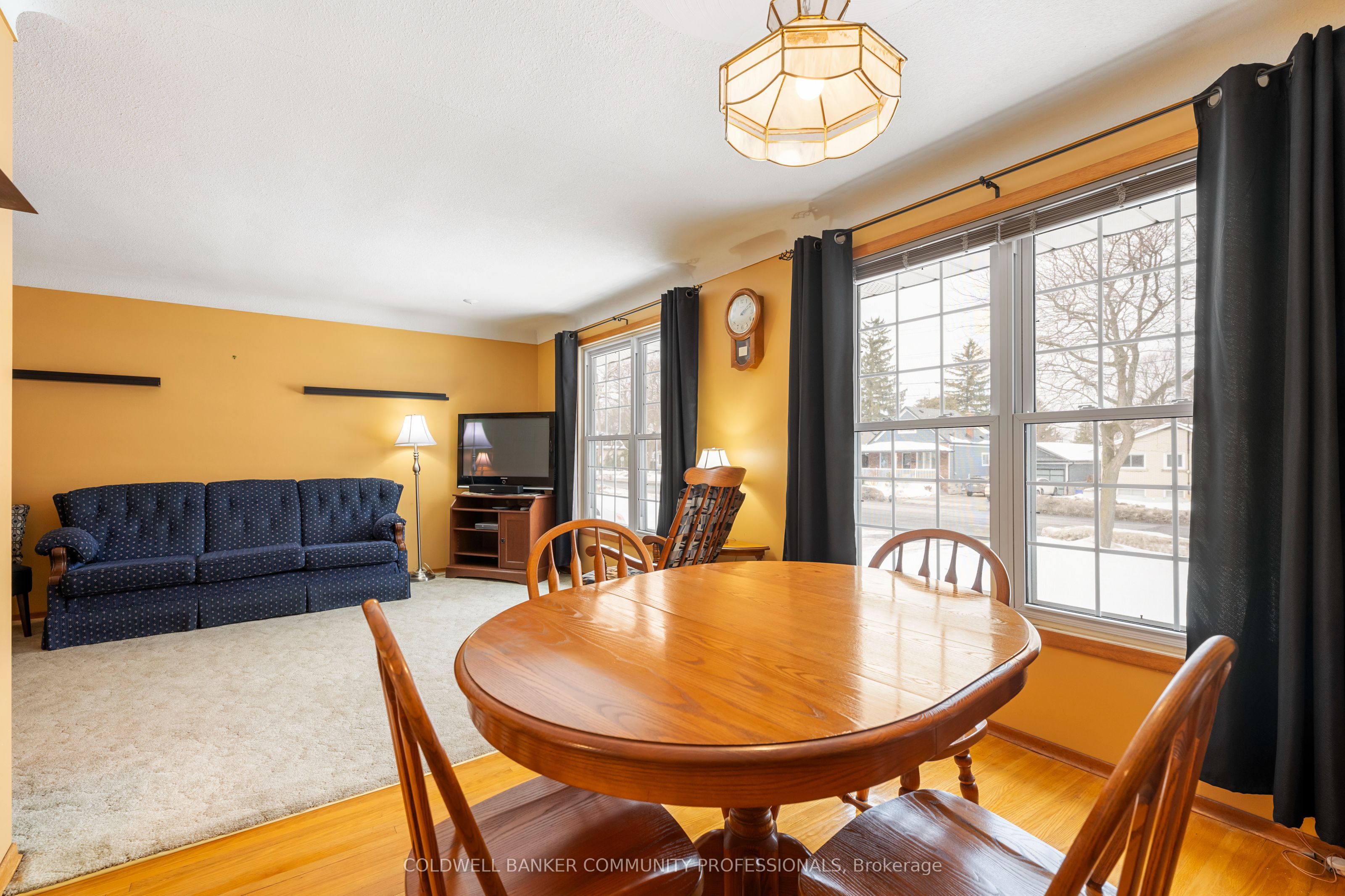 401 Mohawk Road W Property Photo 14