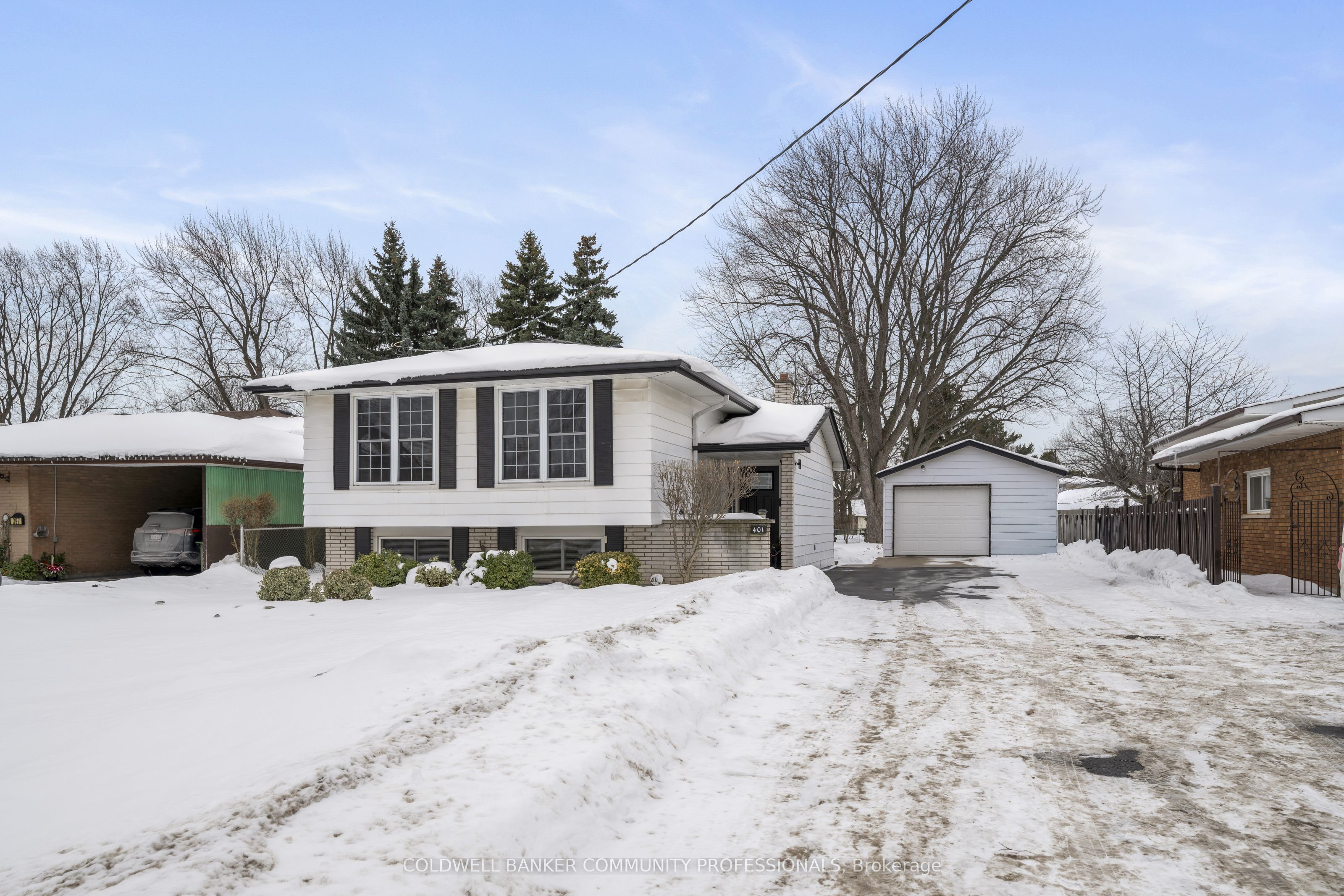 401 Mohawk Road W Property Photo 49