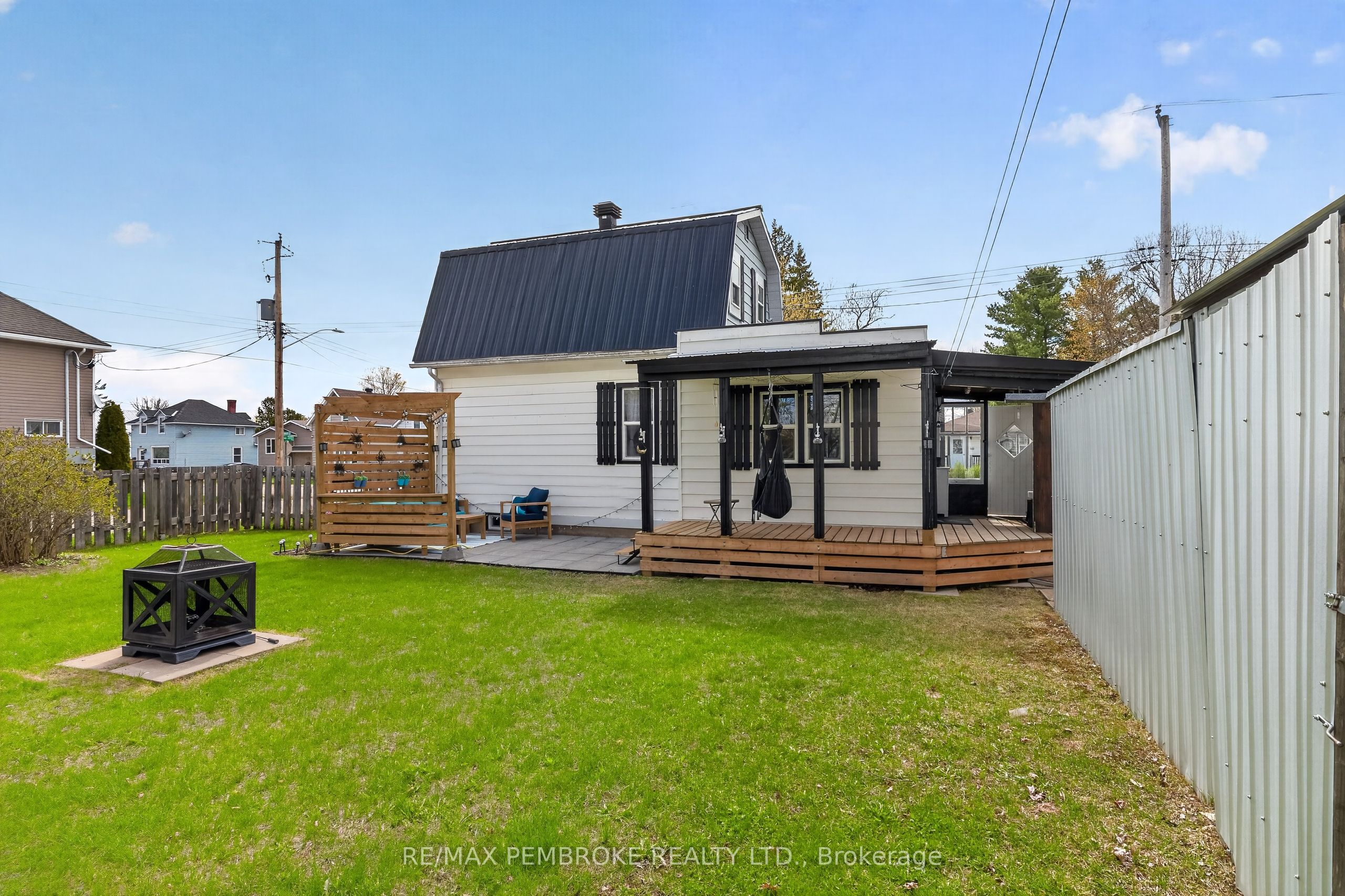 302 Willard Street Property Photo 5