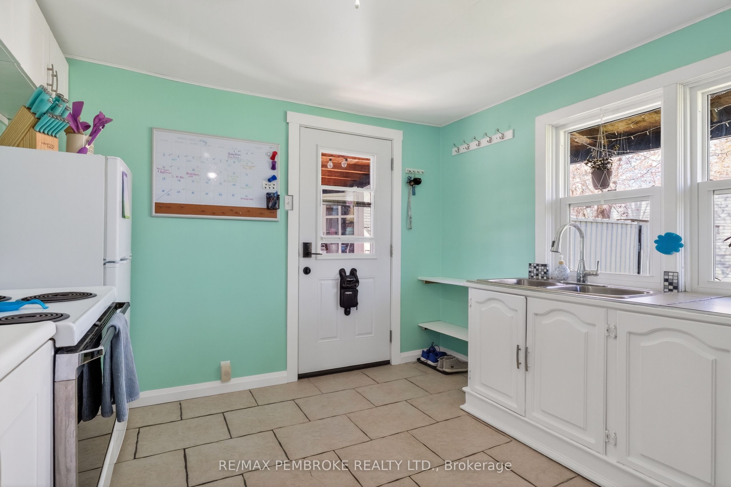 302 Willard Street Property Photo 6