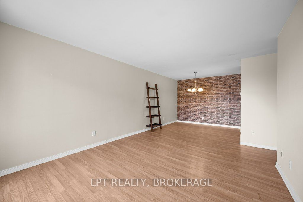 17 Eldon Hall Place 303 Property Photo 10