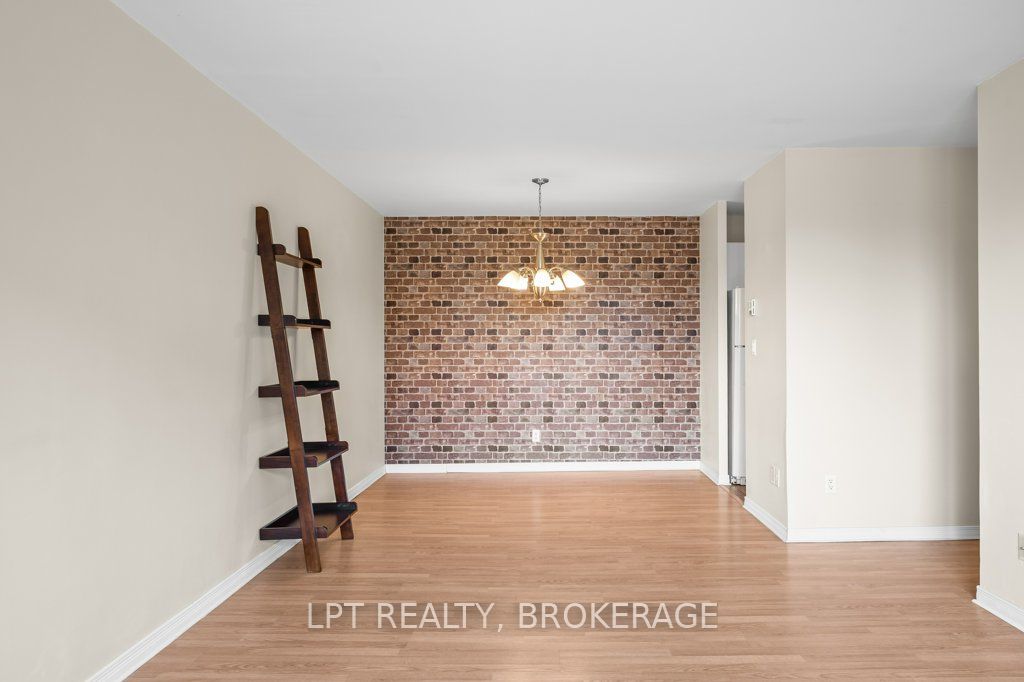 17 Eldon Hall Place 303 Property Photo 11