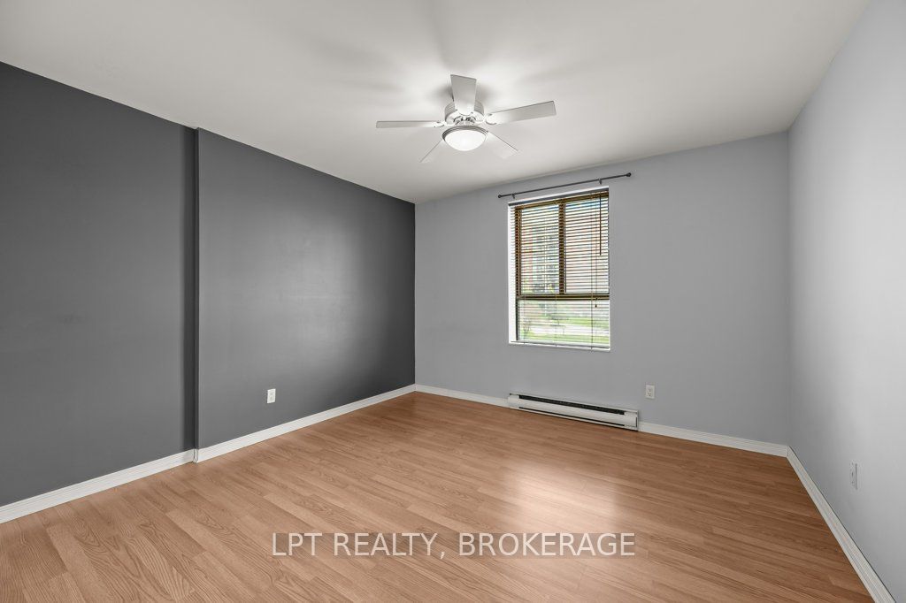 17 Eldon Hall Place 303 Property Photo 14