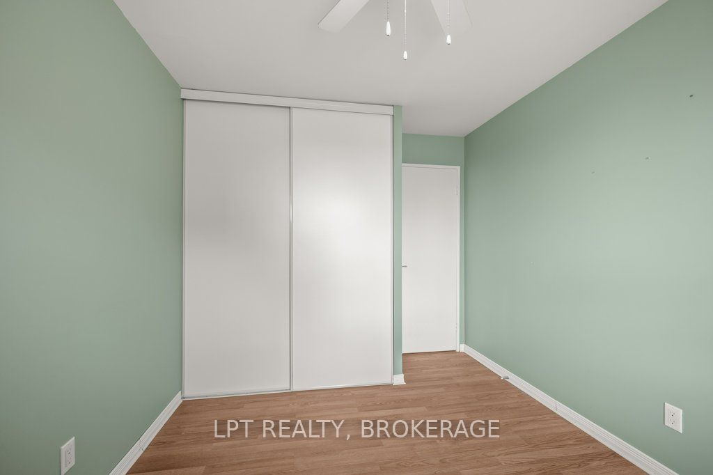 17 Eldon Hall Place 303 Property Photo 17