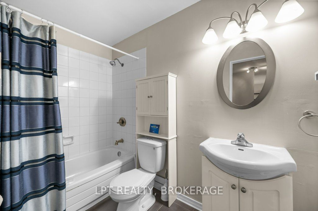 17 Eldon Hall Place 303 Property Photo 18