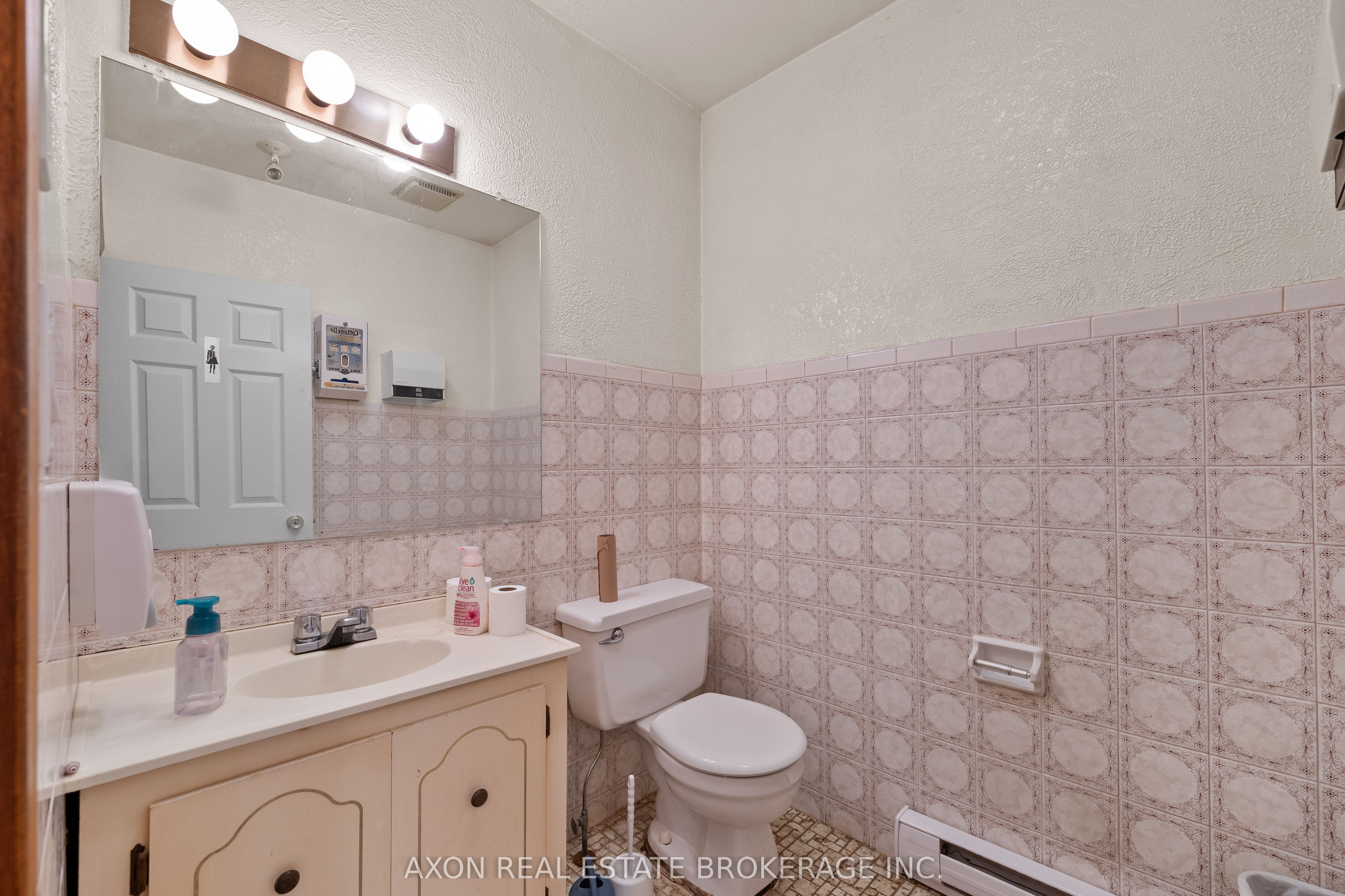 569 Princess Street Property Photo 27