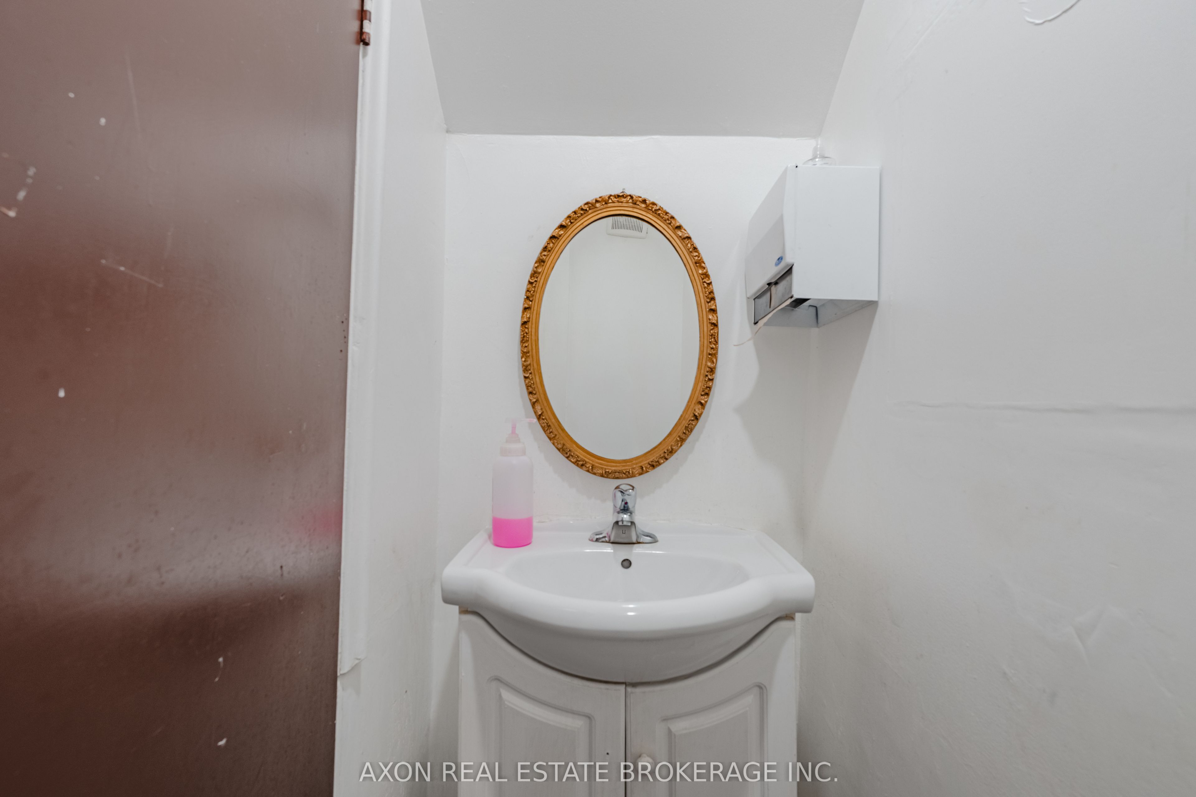 569 Princess Street Property Photo 35