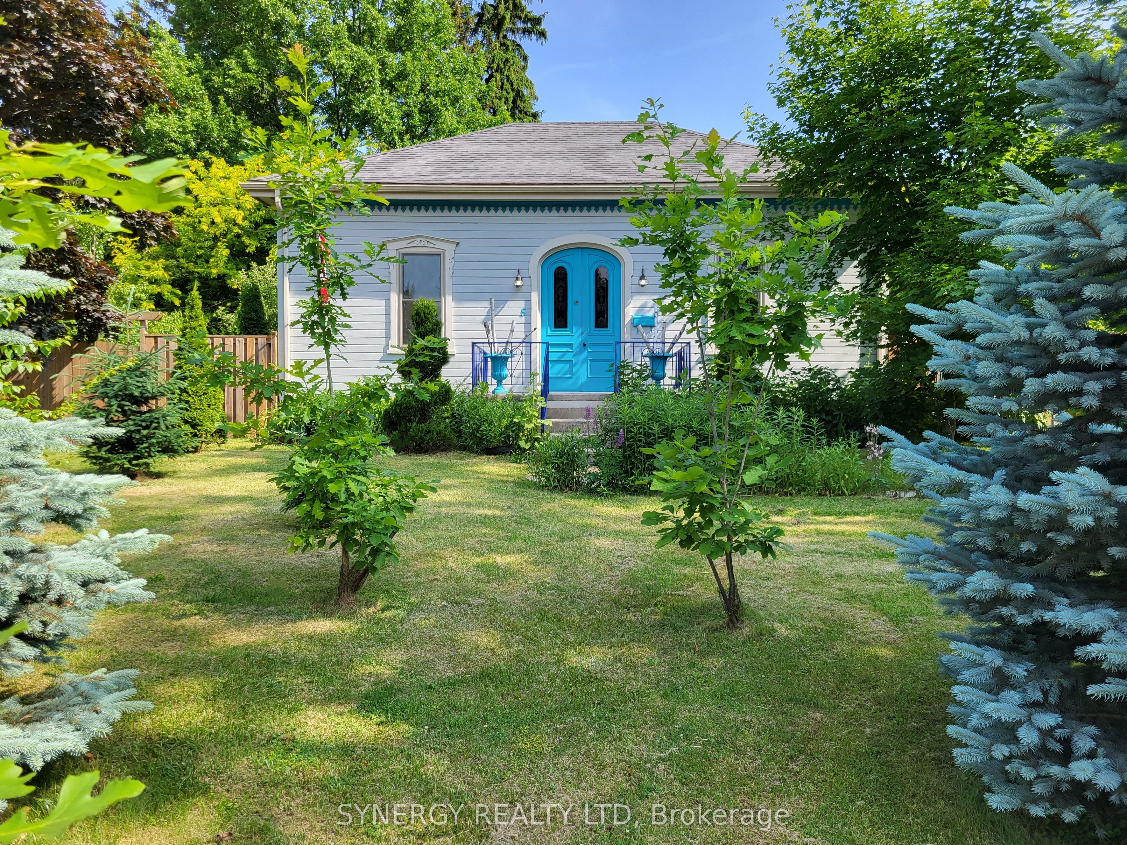 5 Hull Road Property Photo 1