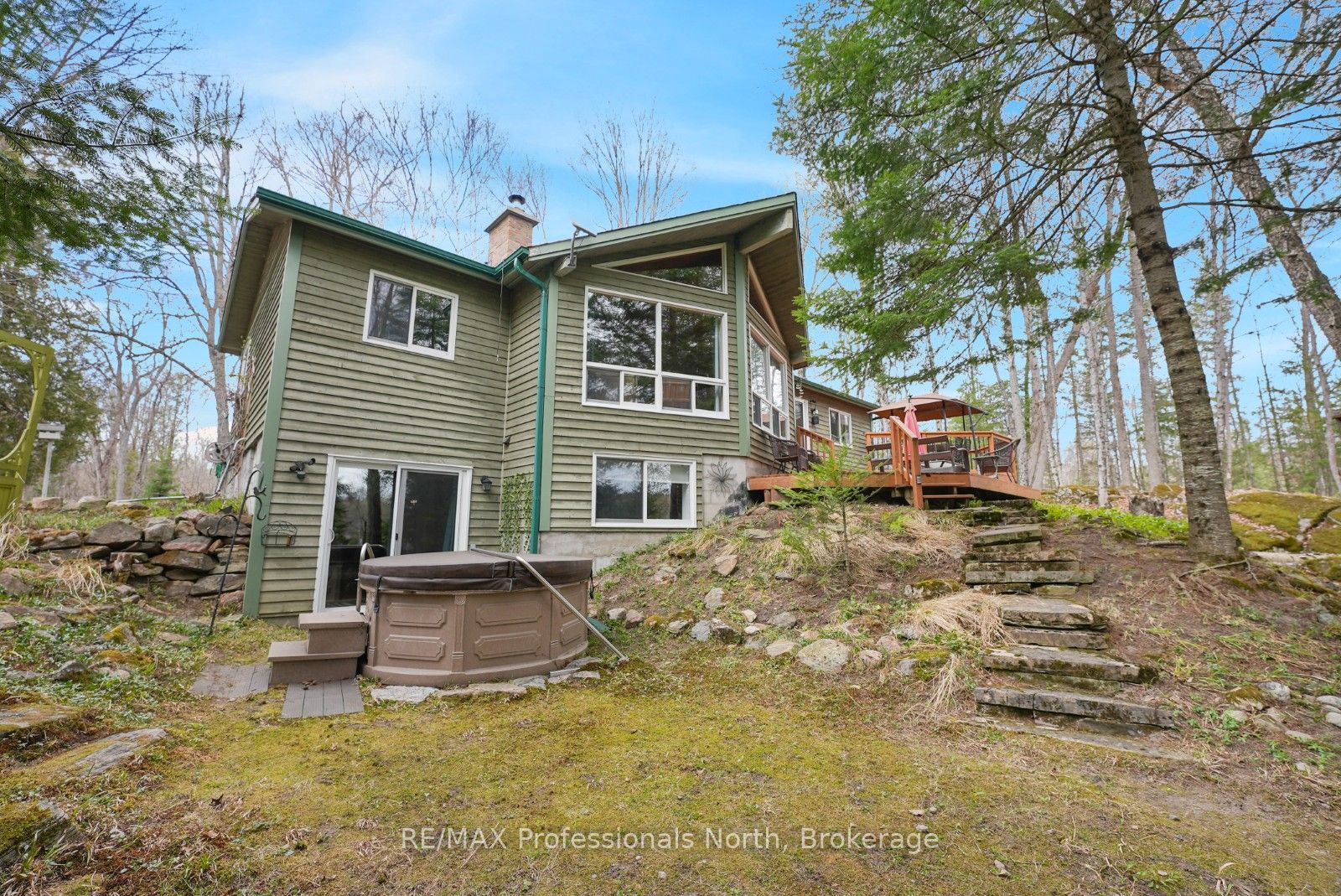 1157 Between Lakes Trail Property Photo 1