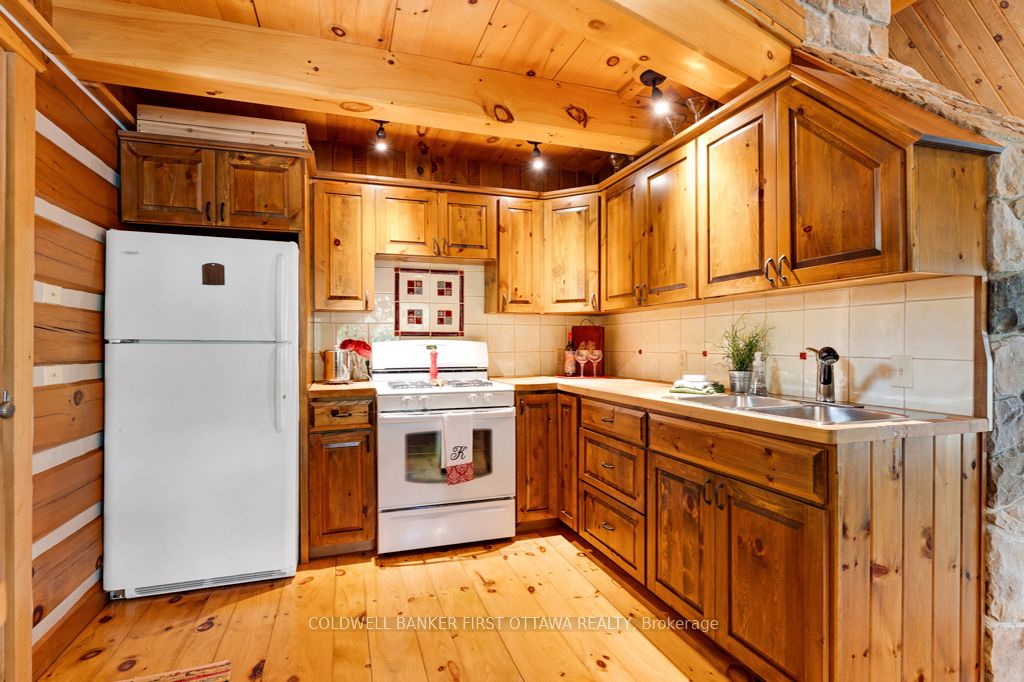 2275 Palmerston Lake Property Photo 17