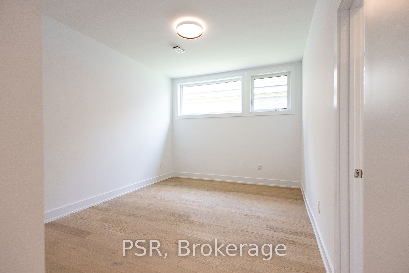8 Baypoint Court Property Photo 6