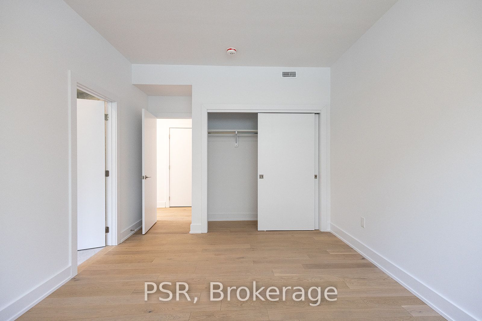 8 Baypoint Court Property Photo 7