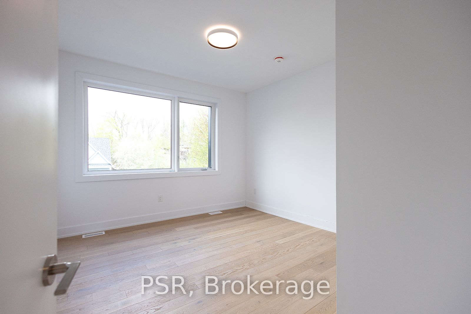 8 Baypoint Court Property Photo 19