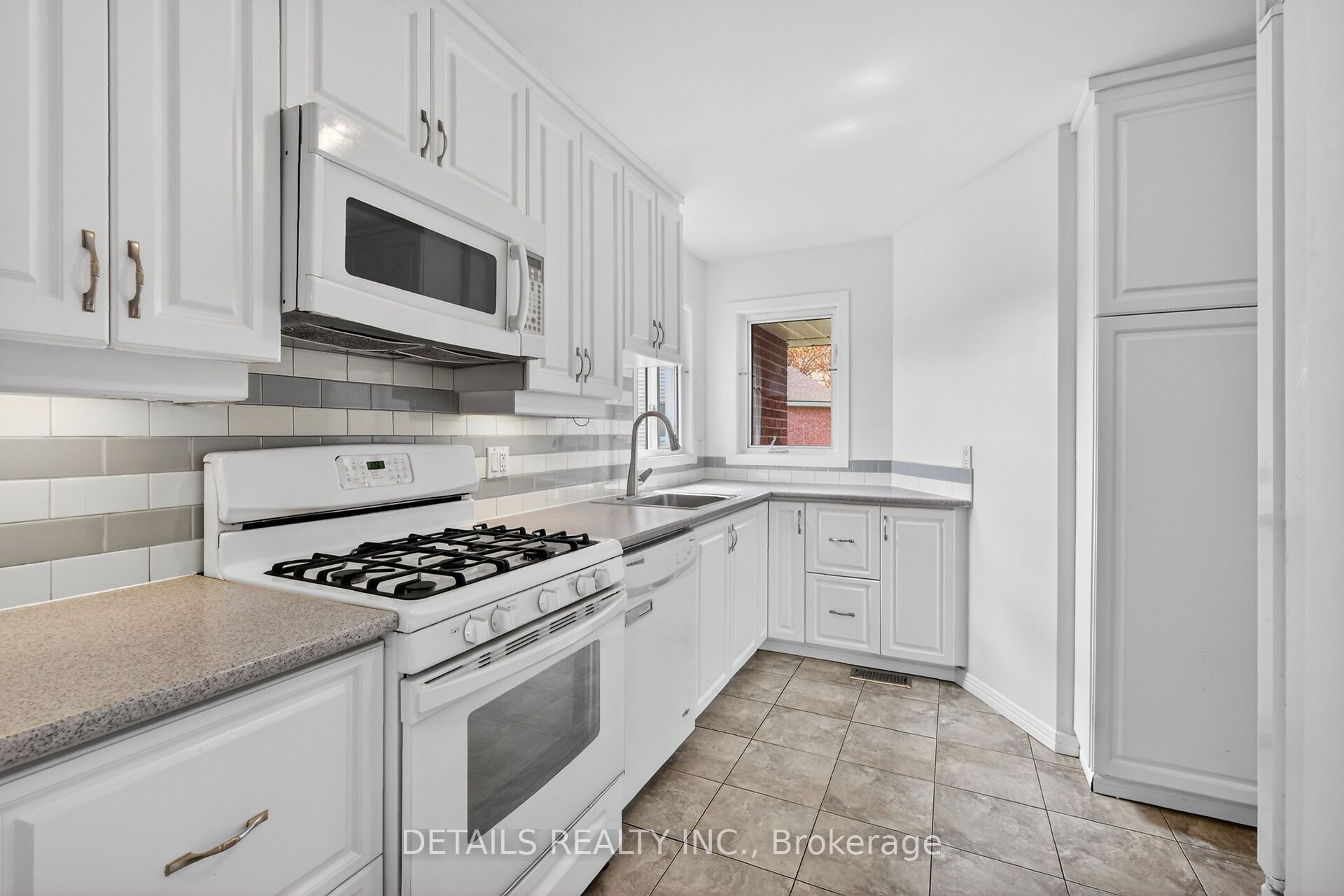 23 Clifford Private 43 Property Photo 12