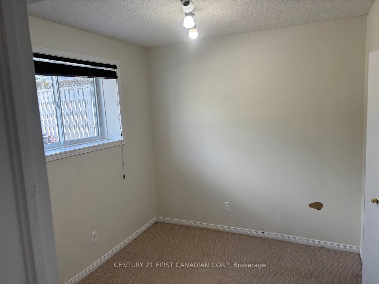 86 Loggers Grove Lower Level Property Photo 3