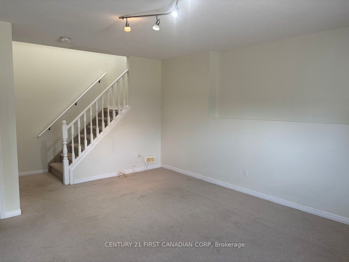 86 Loggers Grove Lower Level Property Photo 11