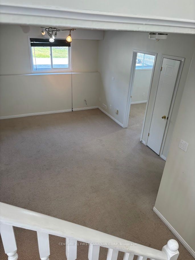 86 Loggers Grove Lower Level Property Photo 12
