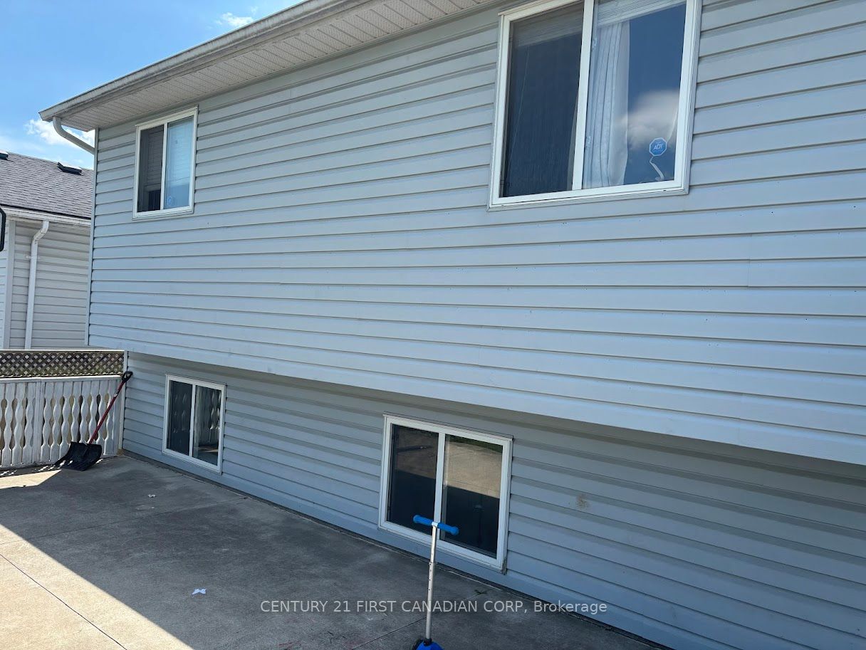 86 Loggers Grove Lower Level Property Photo 14