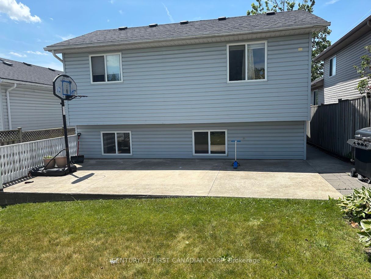 86 Loggers Grove Lower Level Property Photo 15