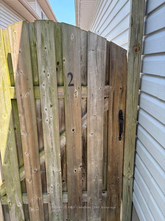 86 Loggers Grove Lower Level Property Photo 18