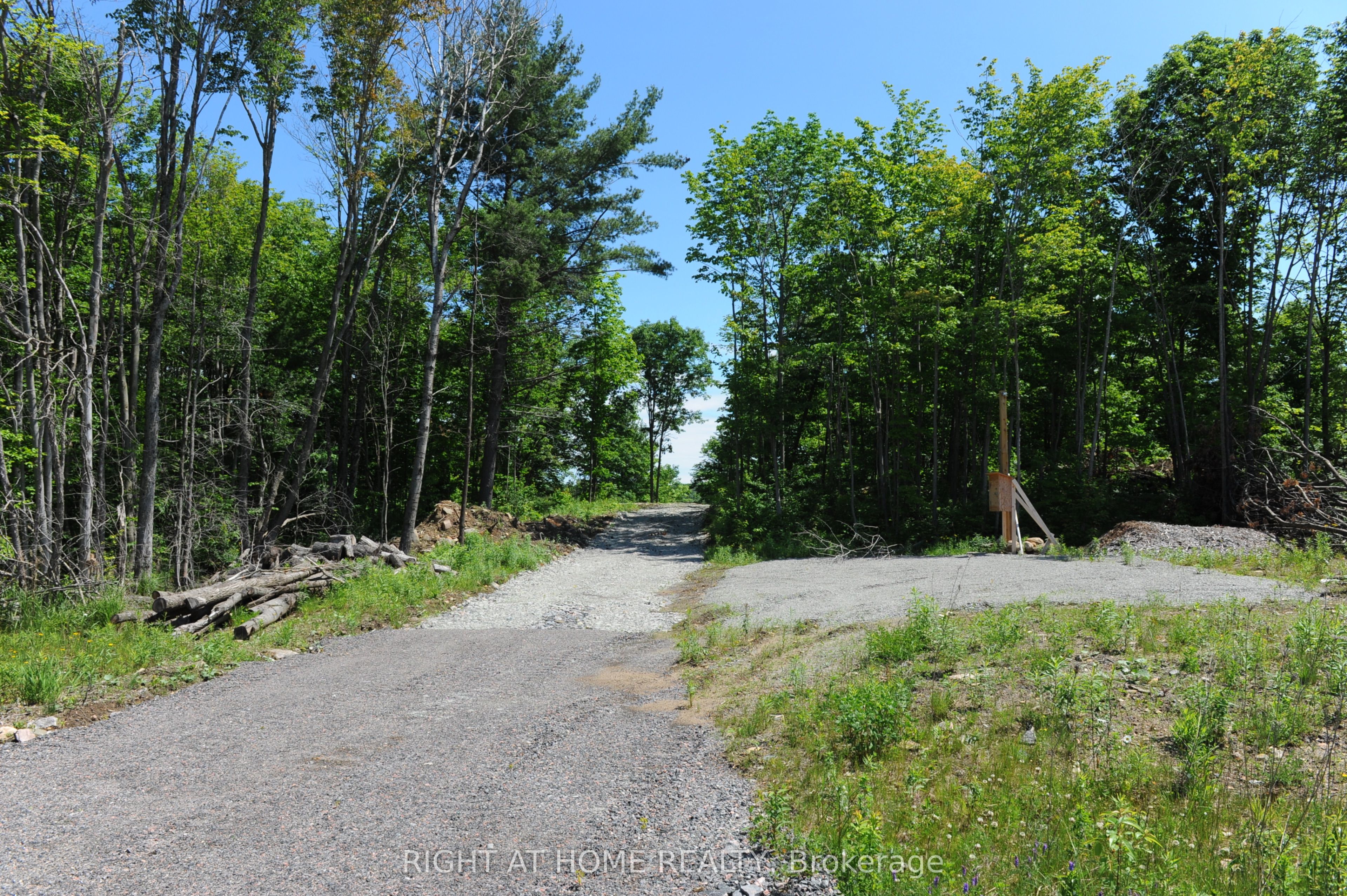 22 Hawkins Point Property Photo 16